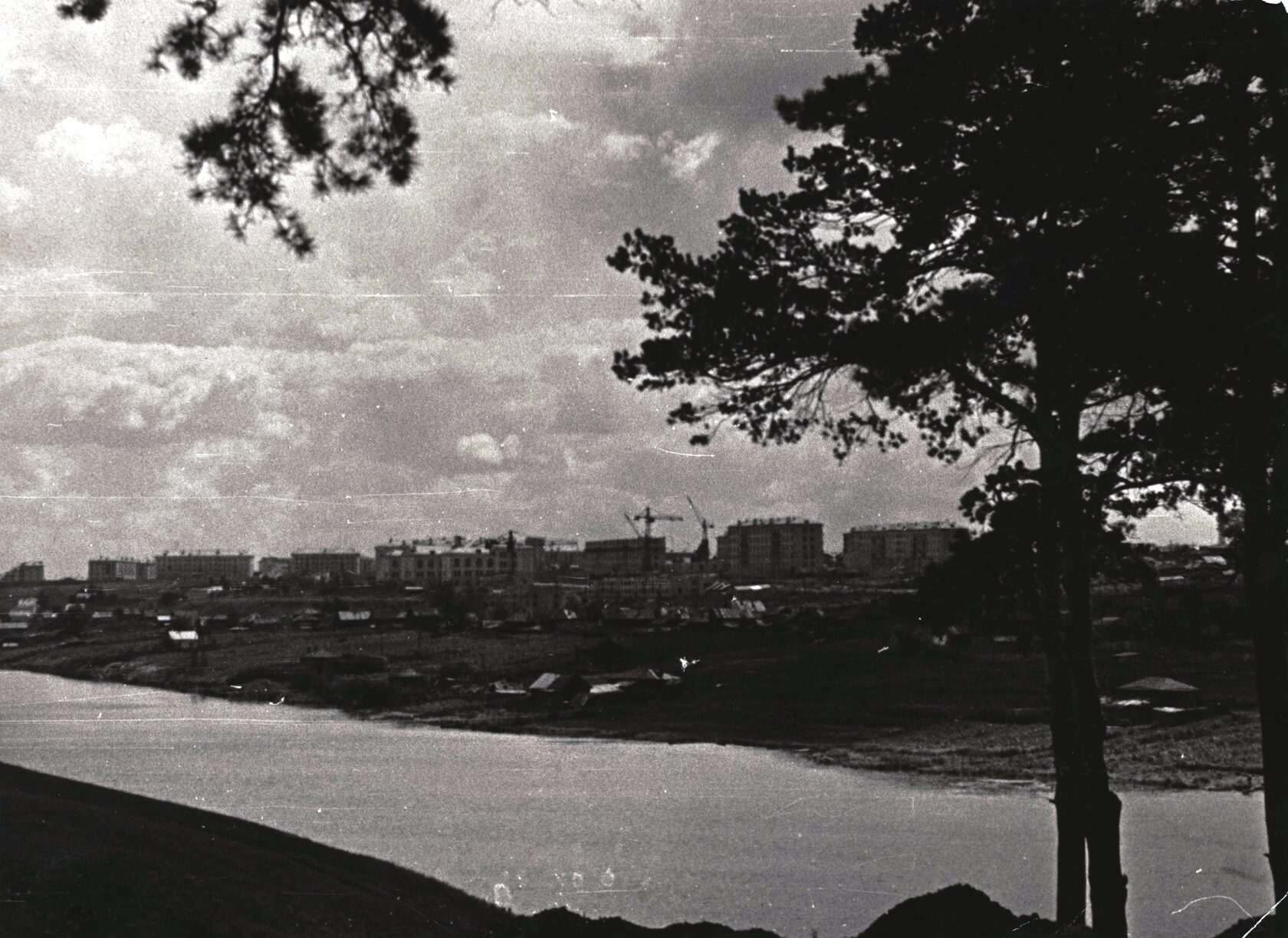Часть сохранившейся д. Байнова. Вид на застройку. Автор фото М.Л. Сурис. 1959 г.