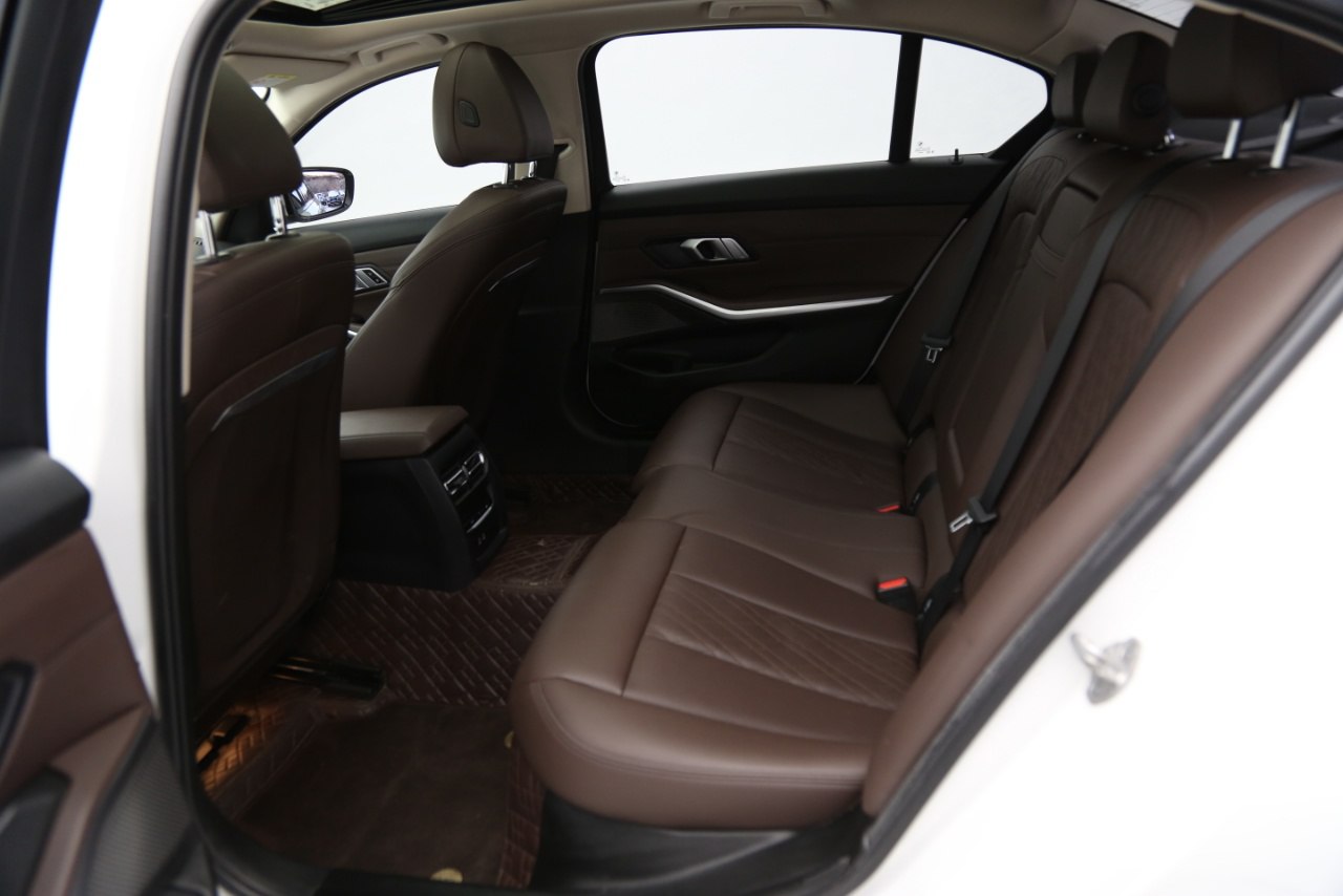 BMW 3 Series 320Li (Long)