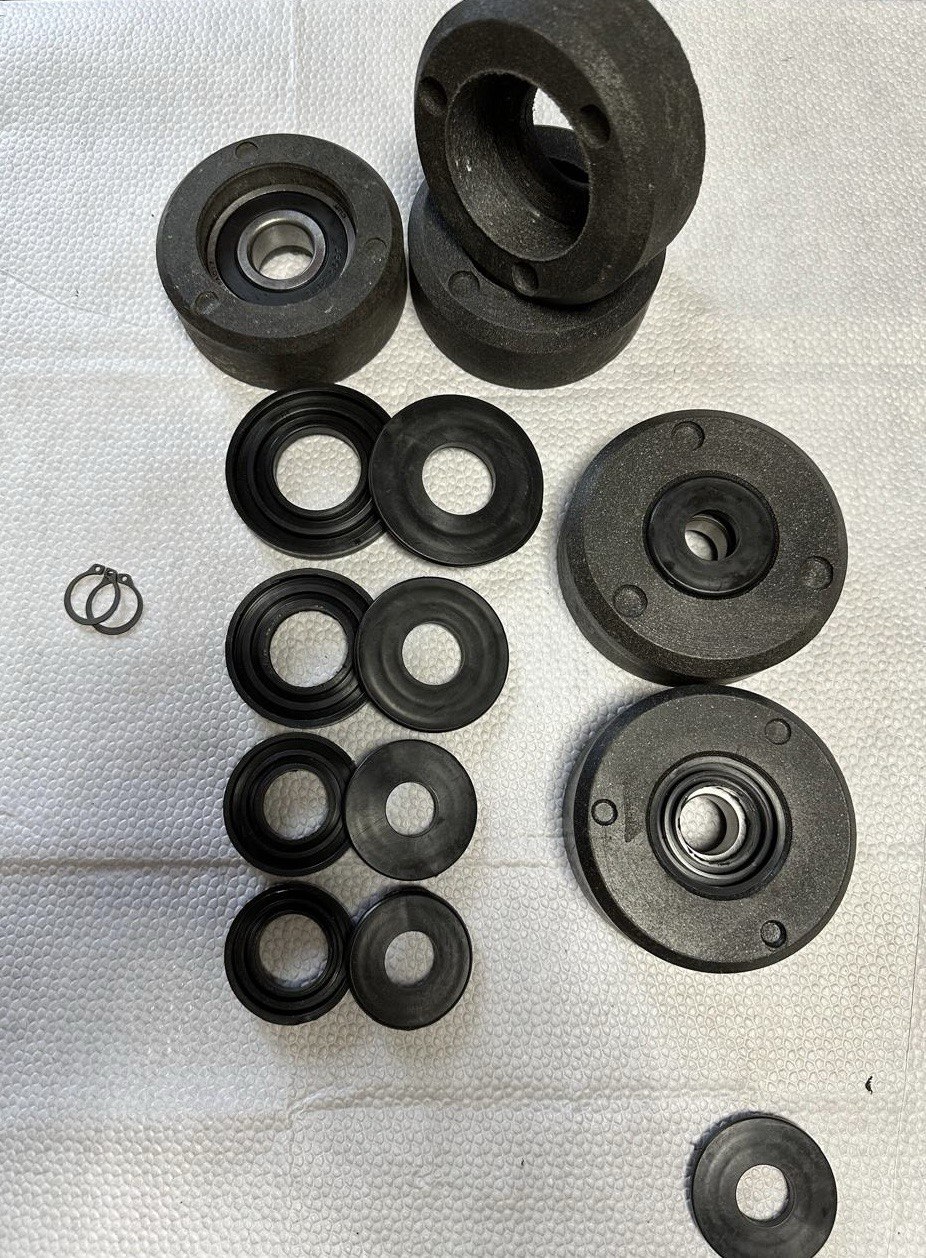 Лабиринтное уплотнение конвейерного ролика