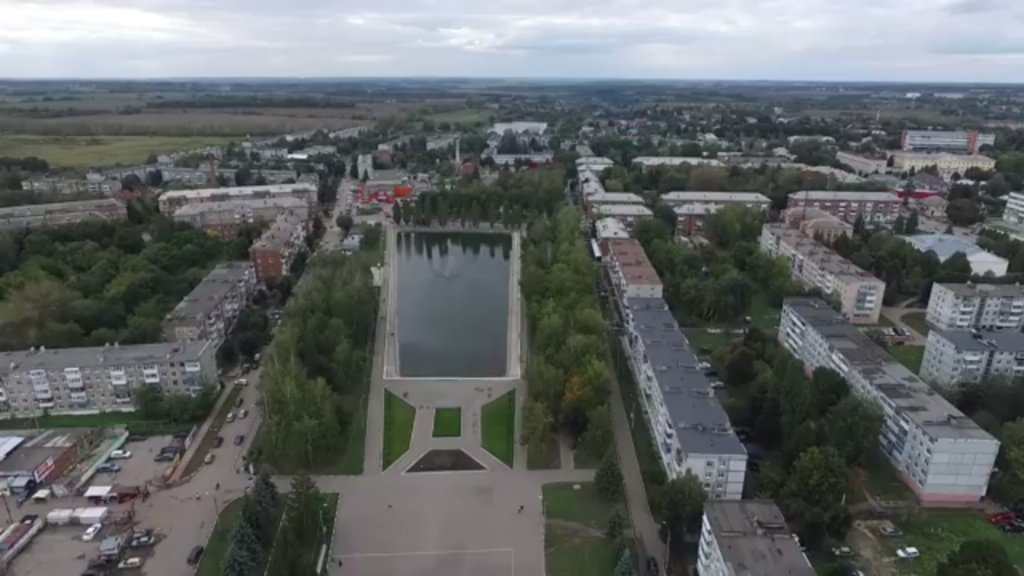 Улицы города узловая. Узловая Тульская область с высоты птичьего полета. Город Зверево с птичьего полета. Стародуб с высоты птичьего полета.