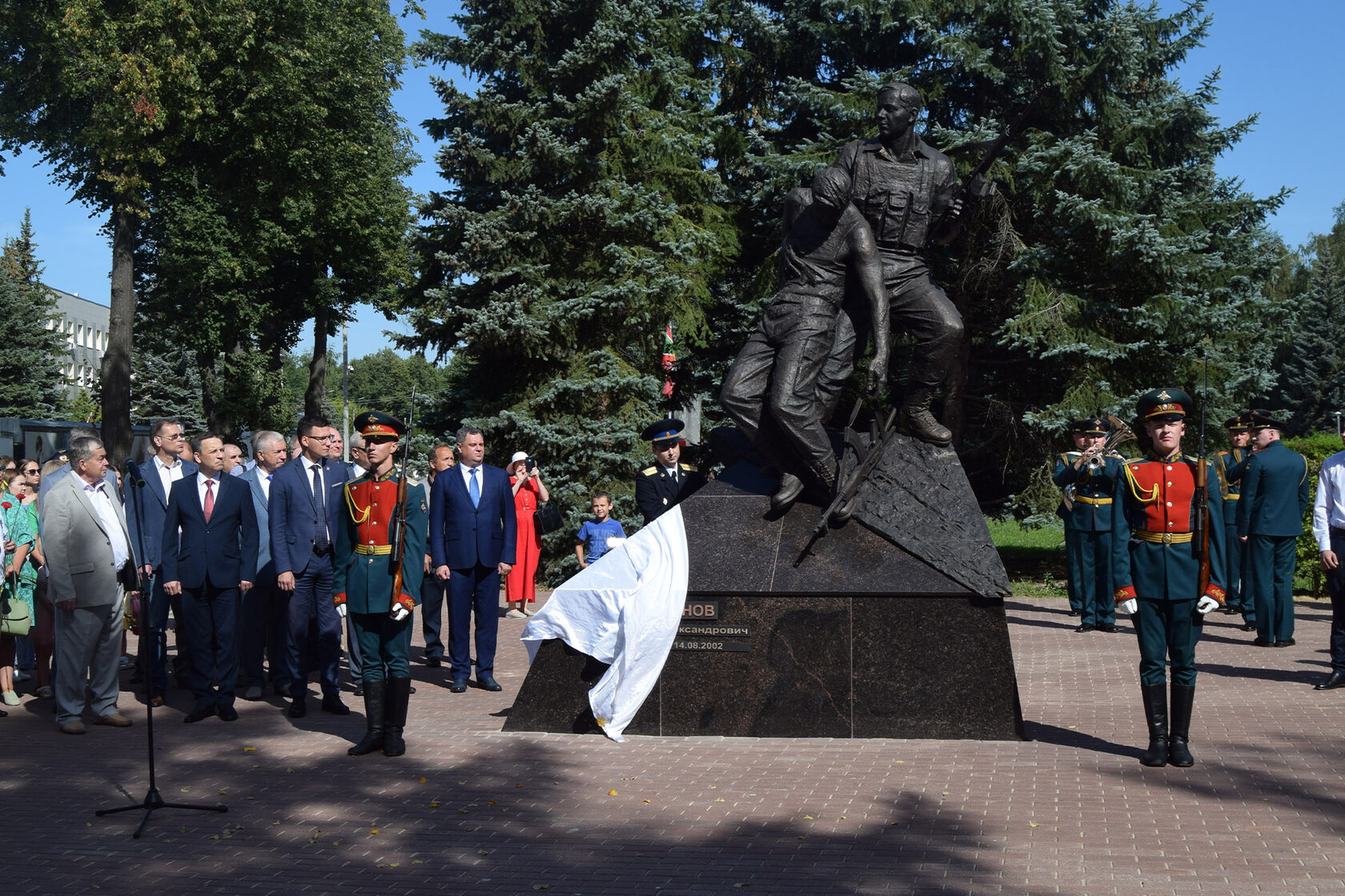 памятник шкуро и краснову в москве