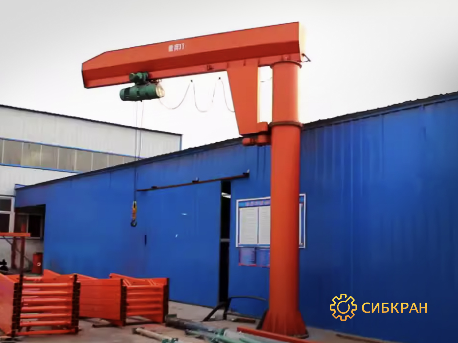 Установка консольного крана на колонне 1 т для мастерской в Чите