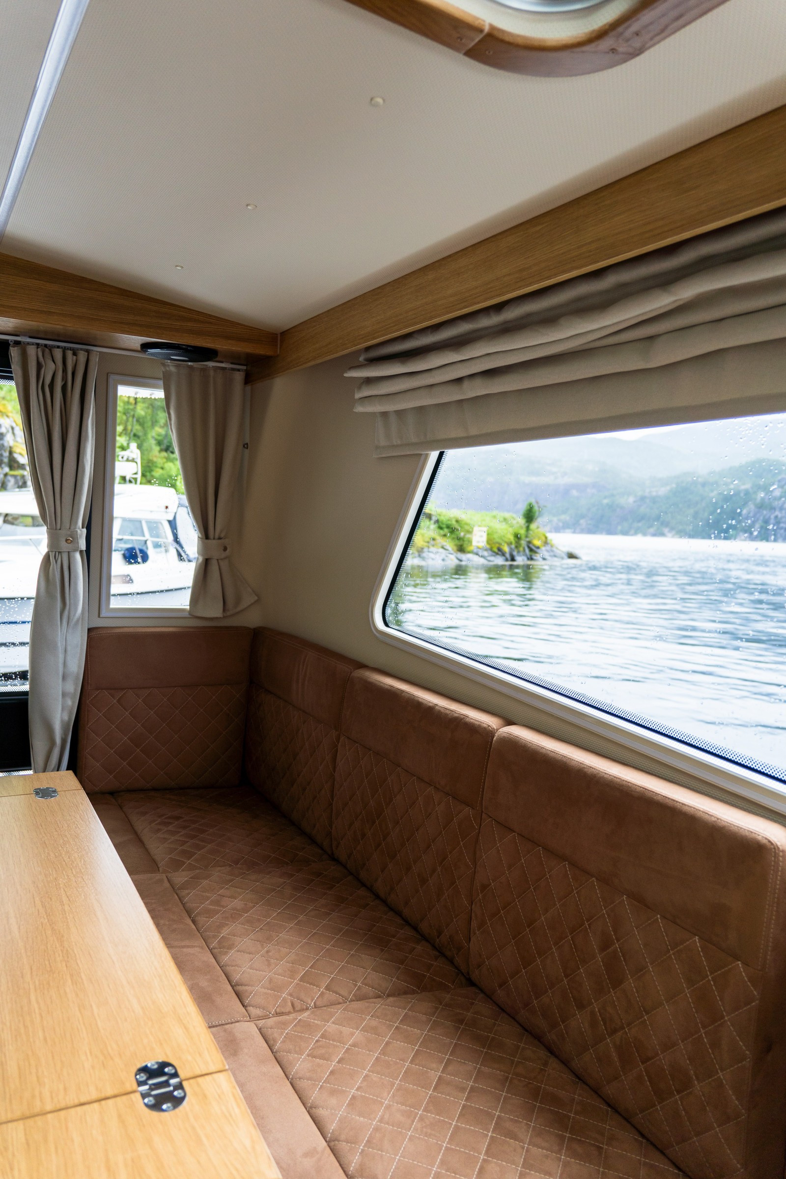 Nord Star 33+ носовая палуба и леерное ограждение