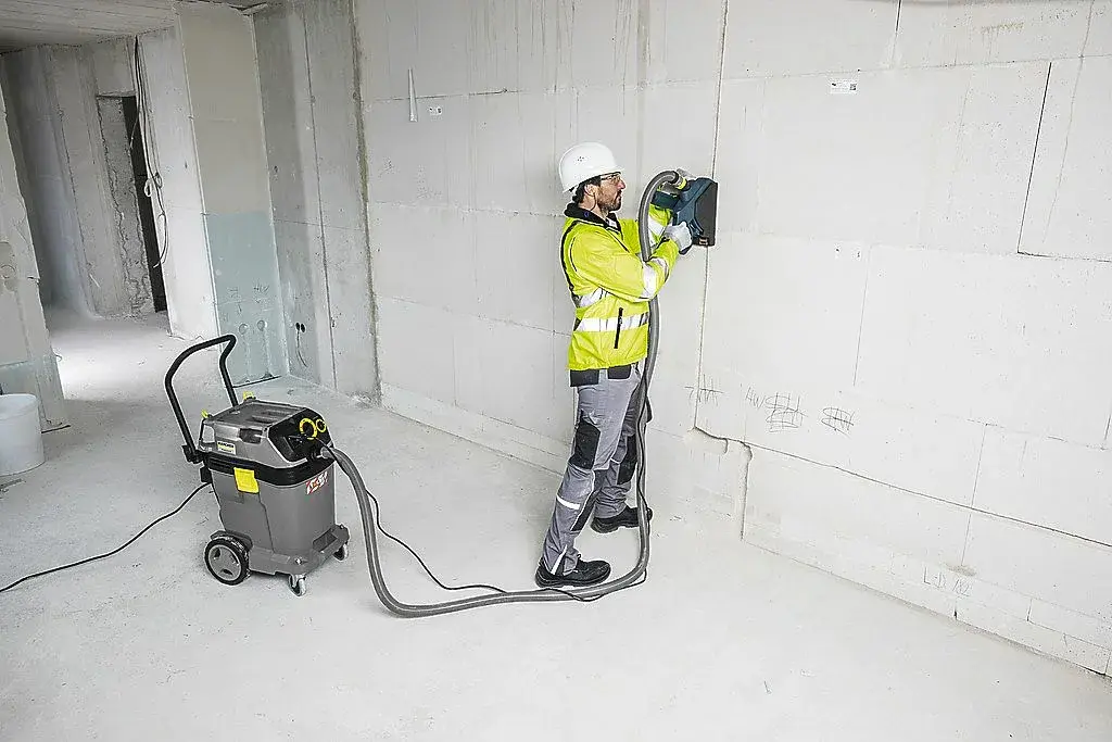 человек с штроборезом