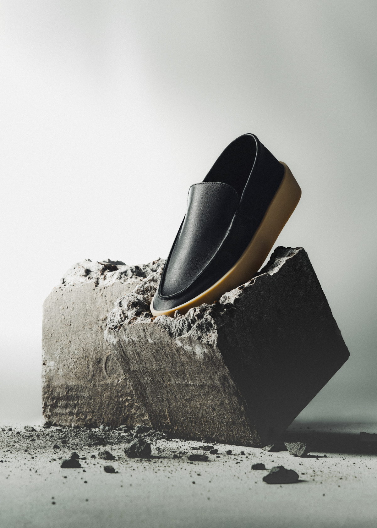 Каталожная съёмка YOUNOWA — fashion e-commerce контент, аксессуар и образ модели