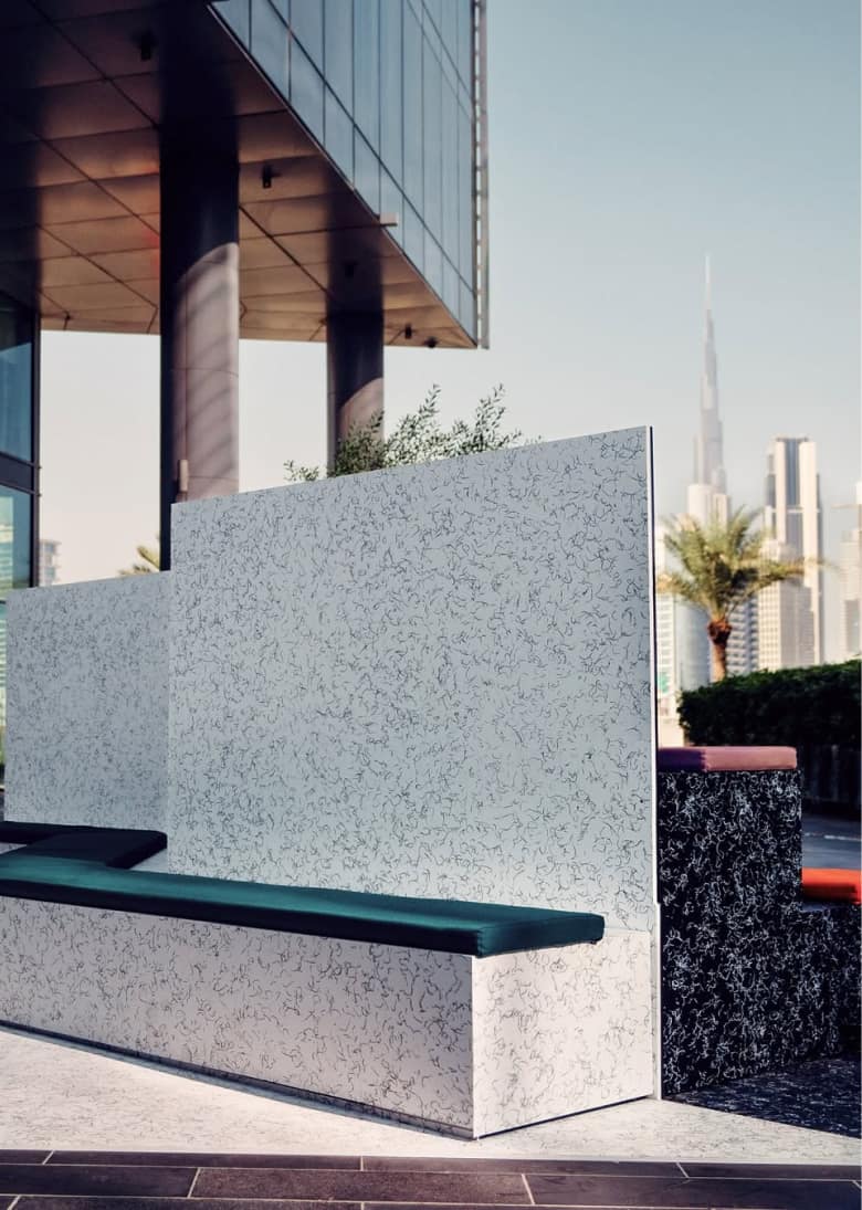 Панели из переработанного пластика