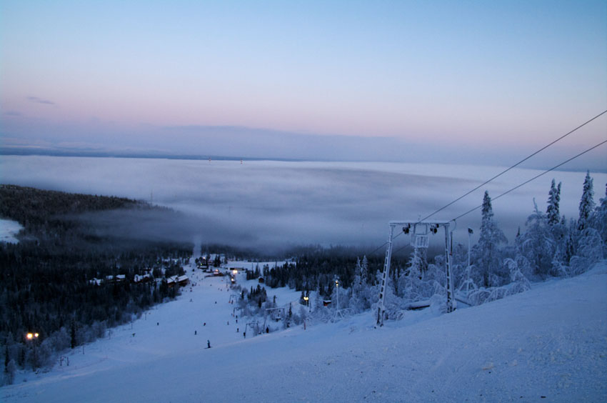 Лопарьстан мончегорск камера. Мончегорск горнолыжный курорт. Мончегорск горнолыжный склон. Салма Полярные зори горнолыжный курорт. Лопарьстан Мончегорск горнолыжный.