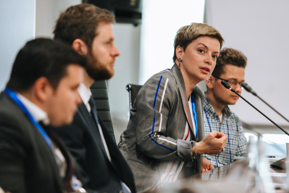 Профессиональное общение. Следуя которым работники. Увольняются сотрудники массово. Профессиональные заболевания офисных работников. Обстановка отвлекает?.