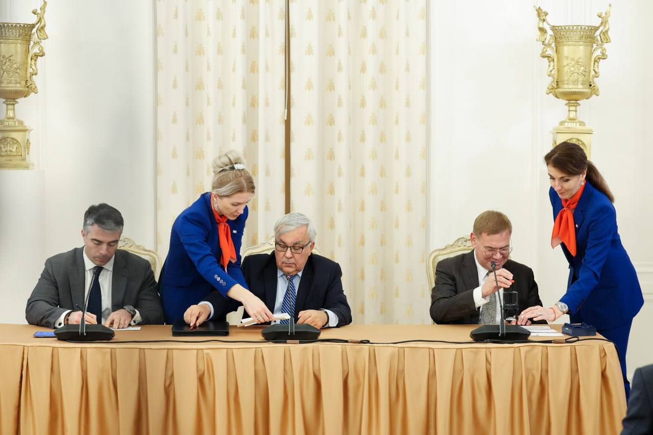 Две дипломатические даты увековечены в новых почтовых выпусках