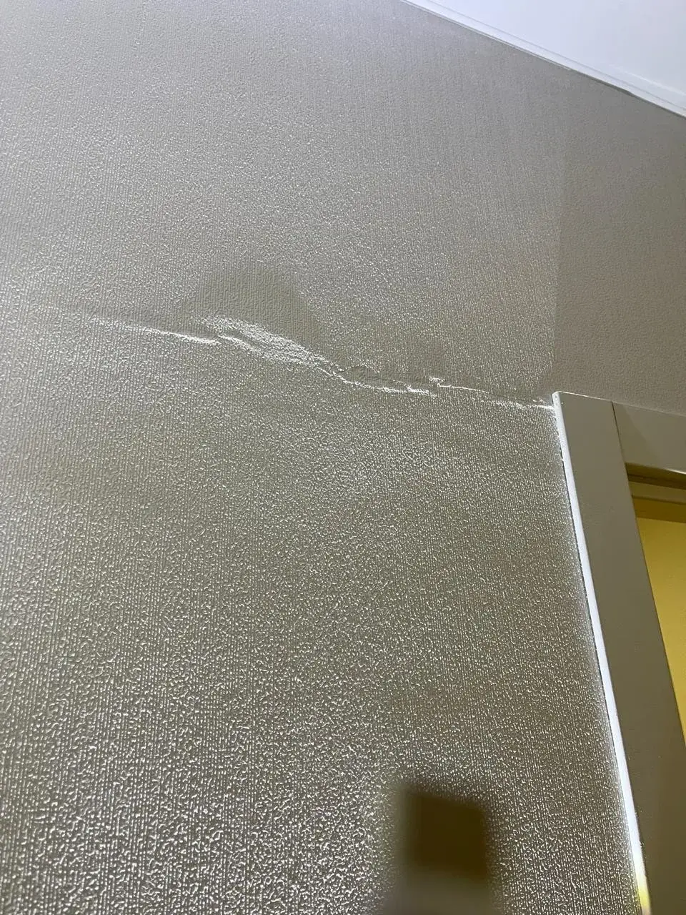 Царапины и сколы на покрытии