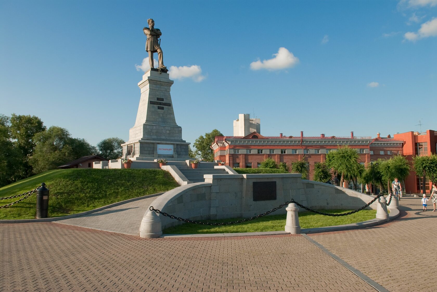 Собор на Комсомольской площади Хабаровск