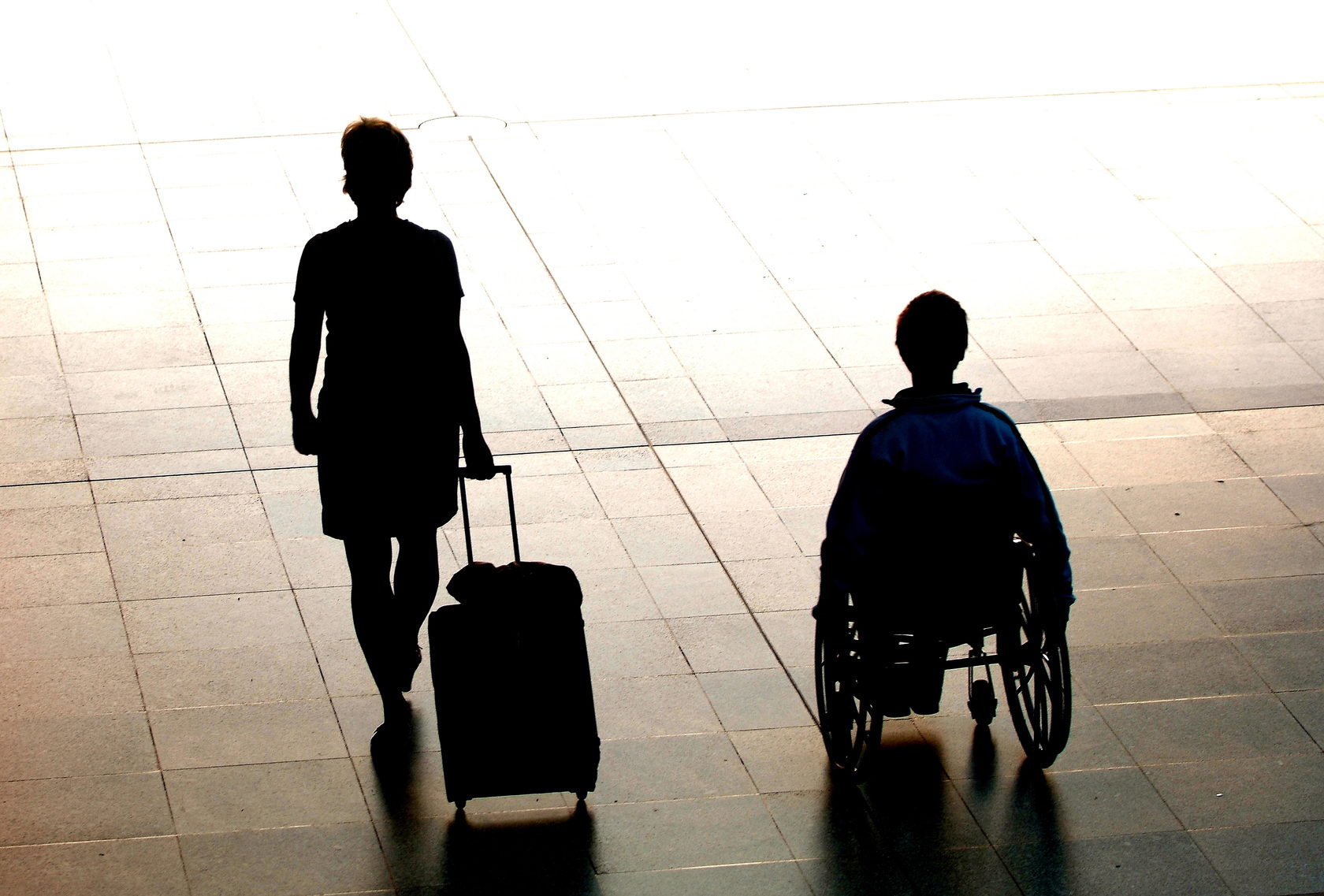 Перевозка пассажиров инвалидов. Инвалид. Пассажирам с ограниченными физическими возможностями. Пассажиры с ограниченными возможностями. Коляска для инвалидов.