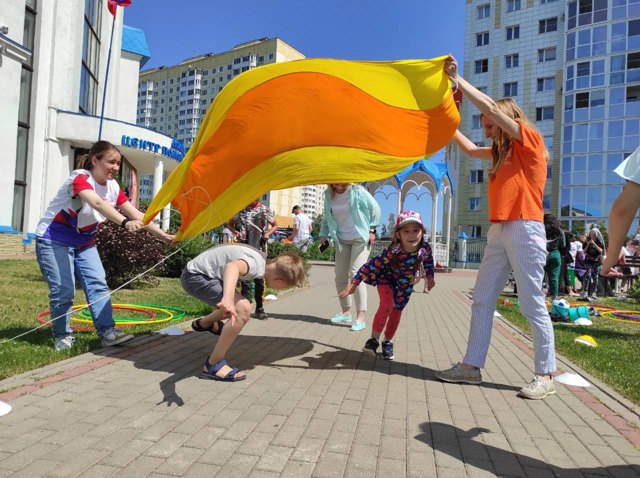 День двора проводили. Праздник двора. Праздник в деревне. Играть во дворе.