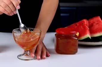 Приготовление варенья из арбузных корок: шаг 18