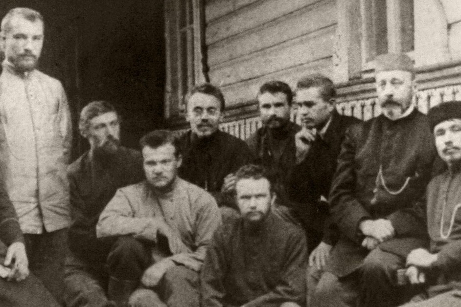 Николай Николаевич Неплюев с членами Крестовоздвиженского братства