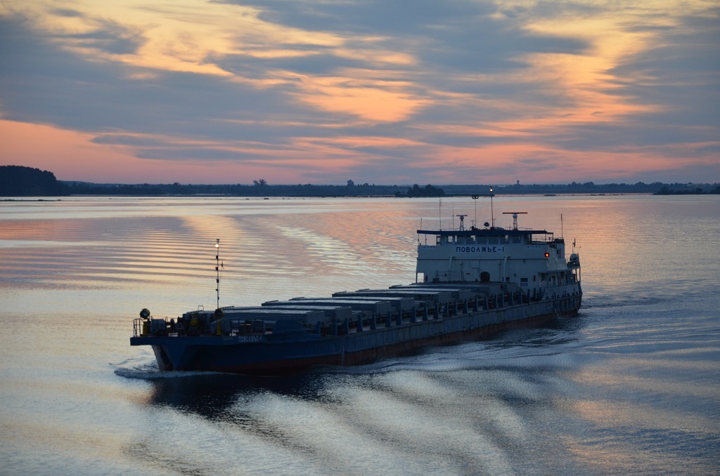 Морской внутренний водный транспорт. Волга судоходная река. Речной транспорт на Волге. Баржа Волго Балтика. Поволжье 4 сухогруз.