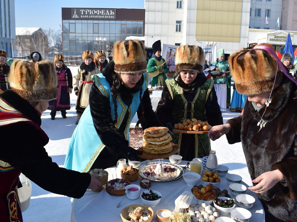 Алтайский праздник чага байрам. Чага байрам в Республике Алтай. Чага байрам Горно-Алтайск. Национальный праздник алтайцев чага байрам. Чага байрам алтай