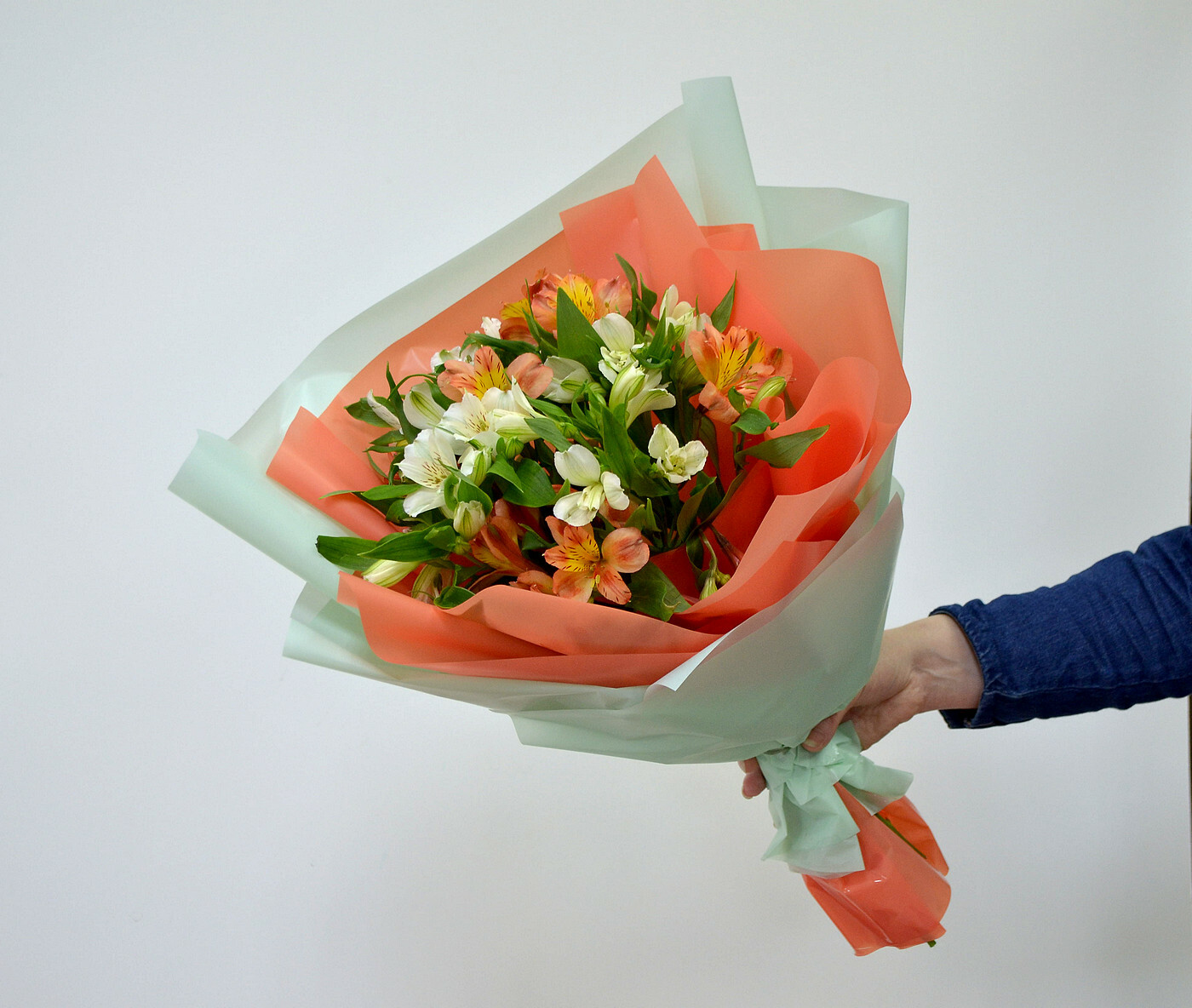 Высота свадебного букета. Ширина букета. Красивые современные букеты. Ширина букета 30 см. Ширина букета.