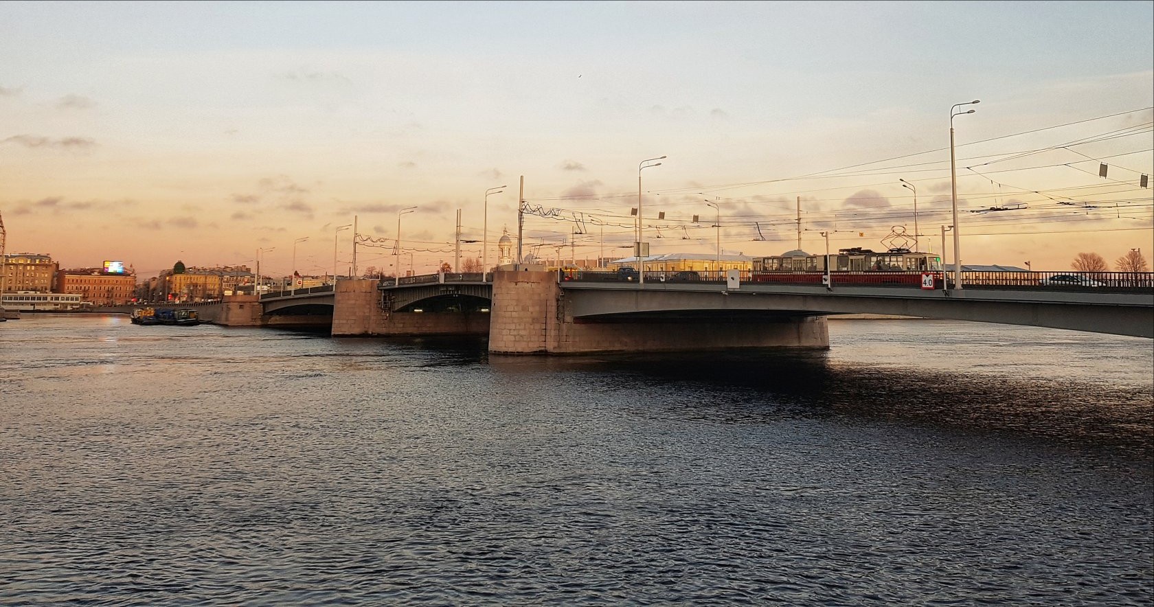 Прогулки по городу. Набережная Макарова