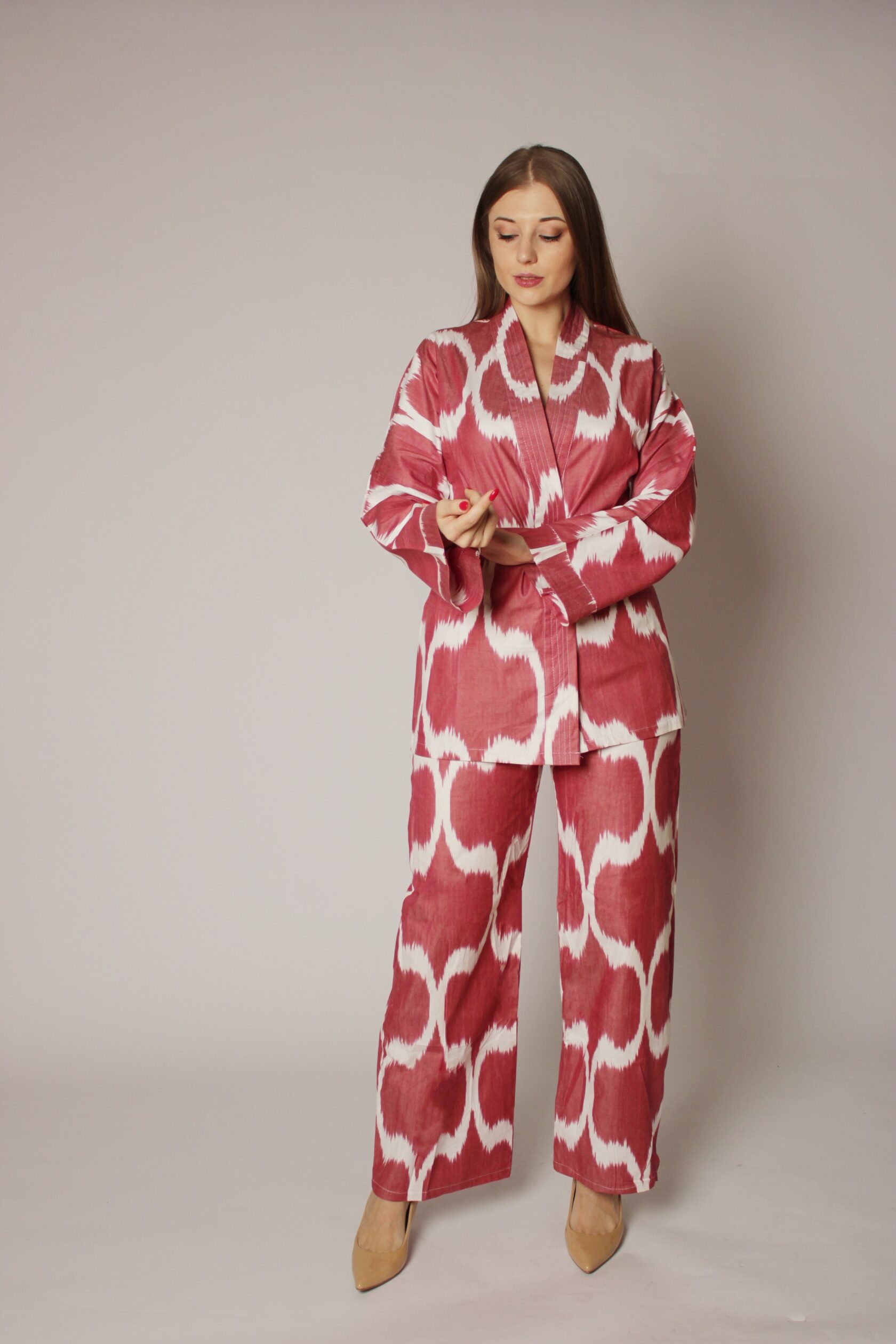 Халат, кимоно, костюм женский. Купить в магазине navigatore. На сайте, озон (ozon), маркете. В москве, спб, по всей россии. Красивый, модный, пляжный, удобный, домашний (home), турецкий, узбесккий, премиум, натуральный, восточный, бардовый, бордовый.