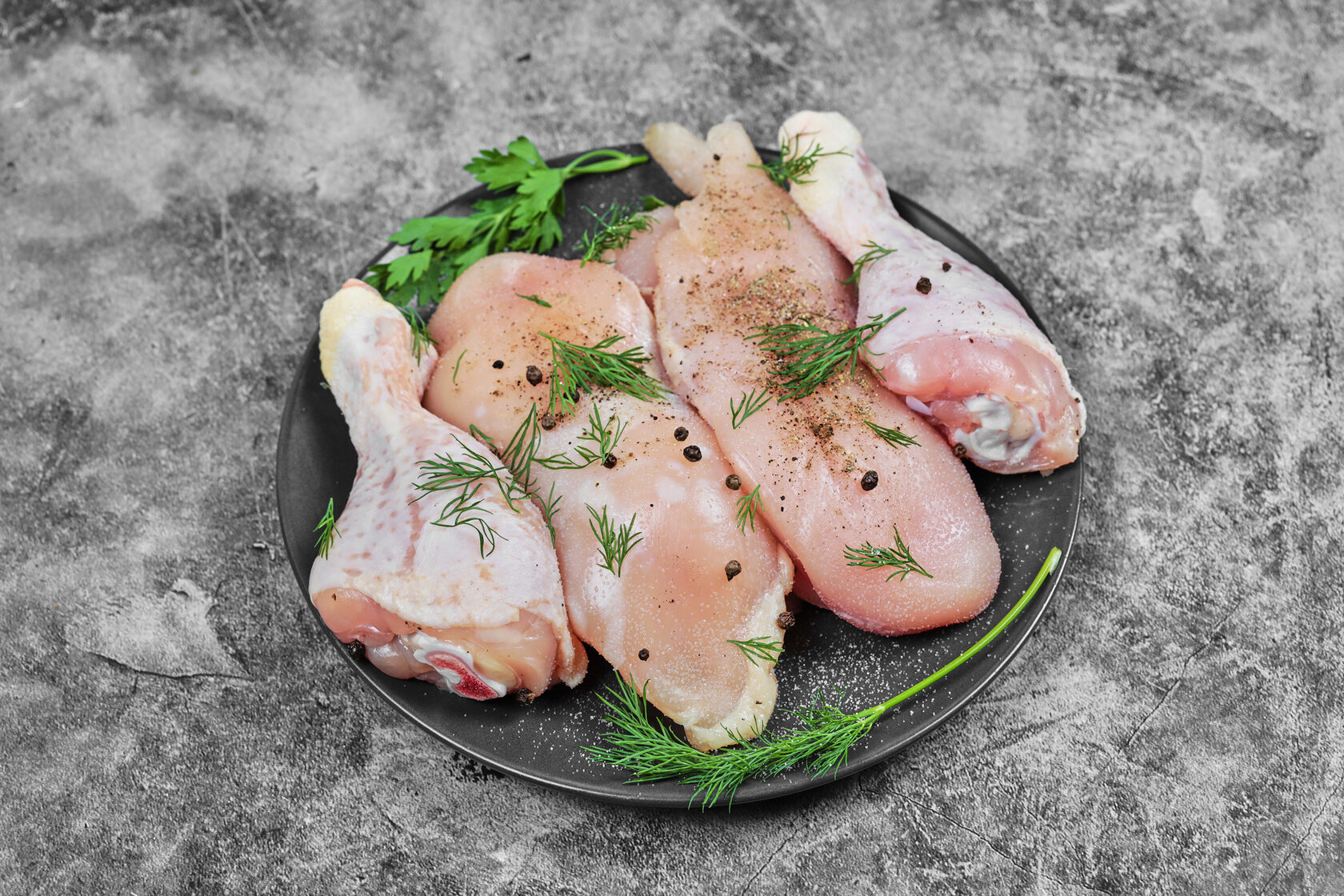 Куриная продукция. Uncooked Chicken meat.