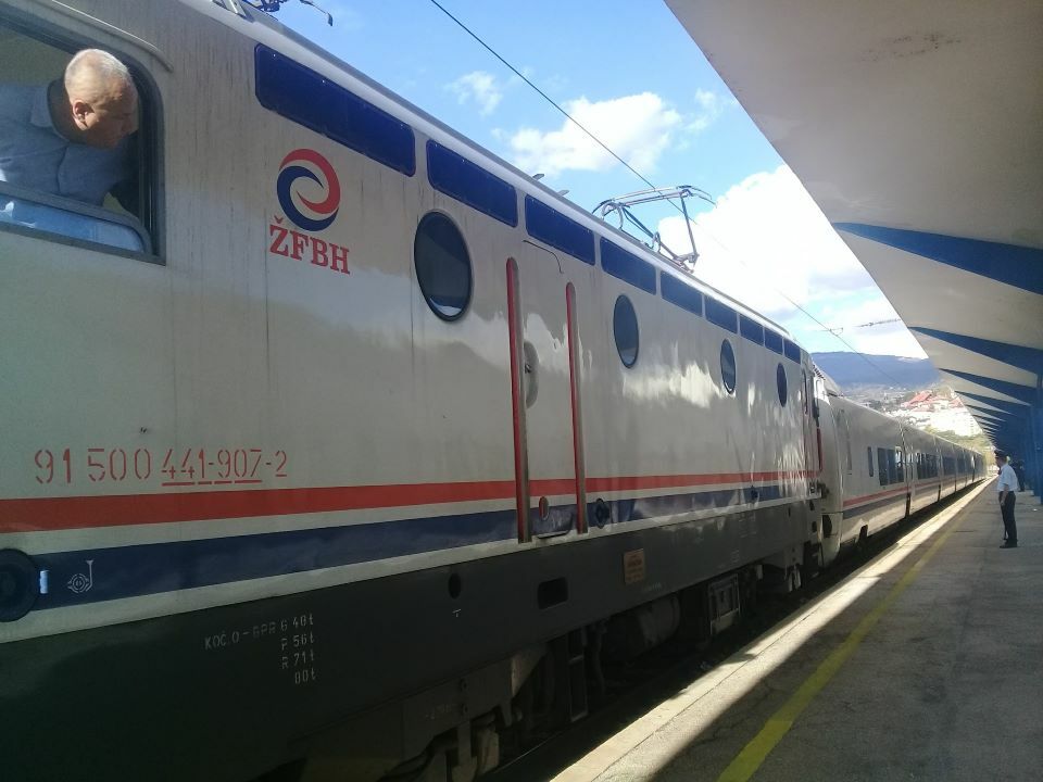 балканы босния и герцеговина сараево железнодорожный вокзал стриж