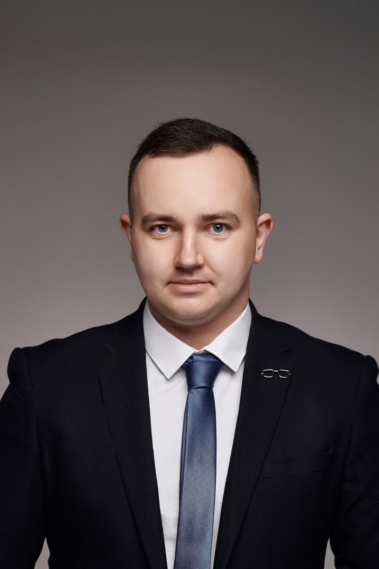 Максим Тарасов