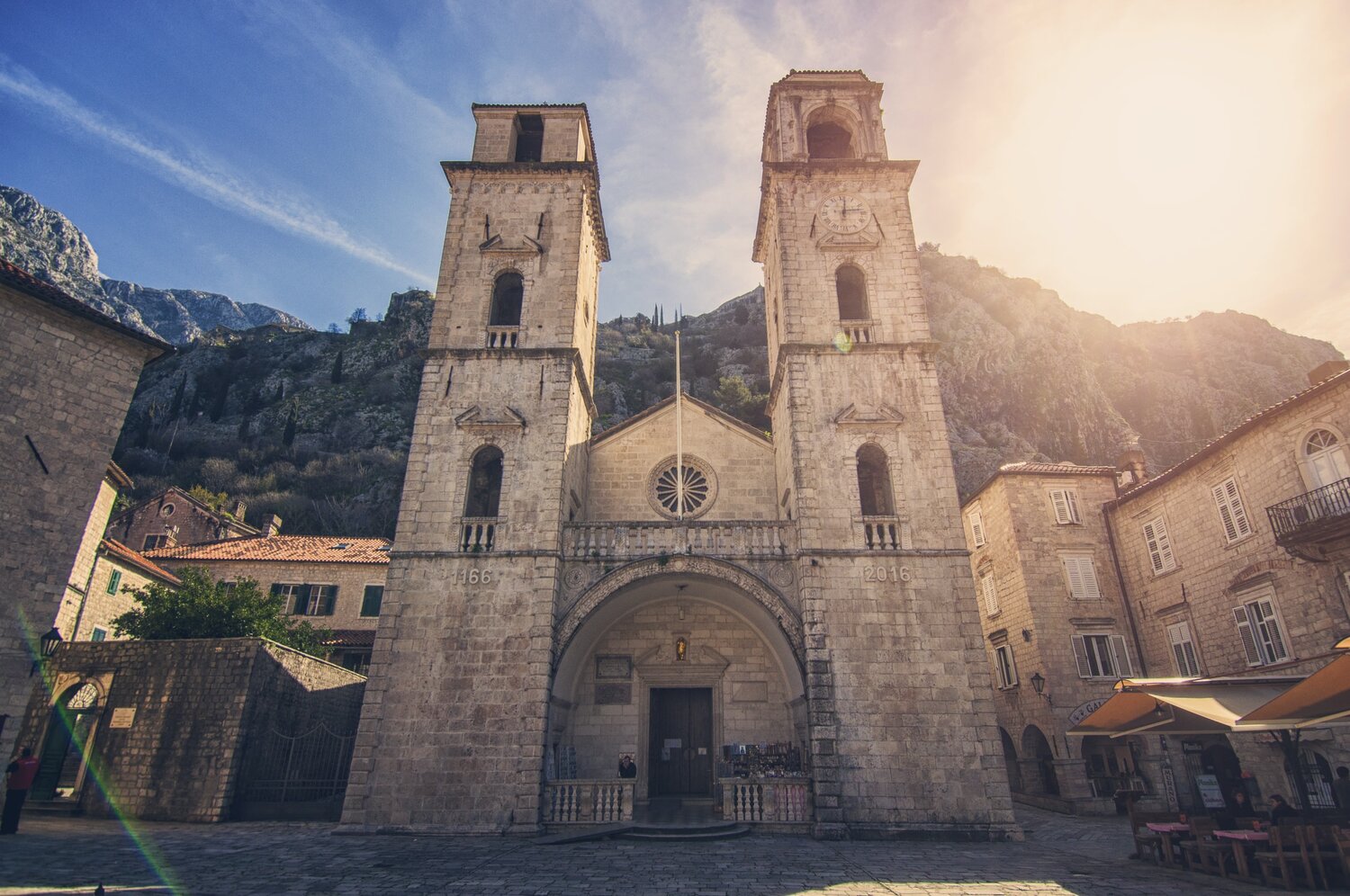 Travel-guide-to-kotor-old-town-in-montenegro