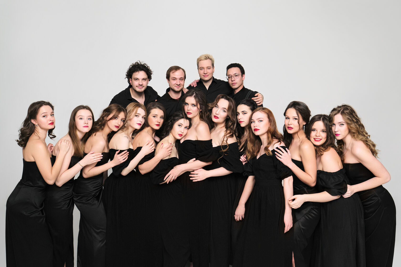 Nella musica orchestra логотип. оркестр миядзаки москва. Nella musica orchestra. камерный оркестр «nella musica». сны миядзаки концерт.