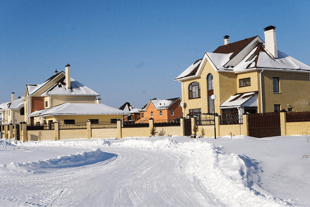 Village тюмень. Зубарево Хиллс Тюмень. Тюмень поселок Зубарево. Перевалово коттеджный поселок Тюмень. Зубарева Тюмень деревня.