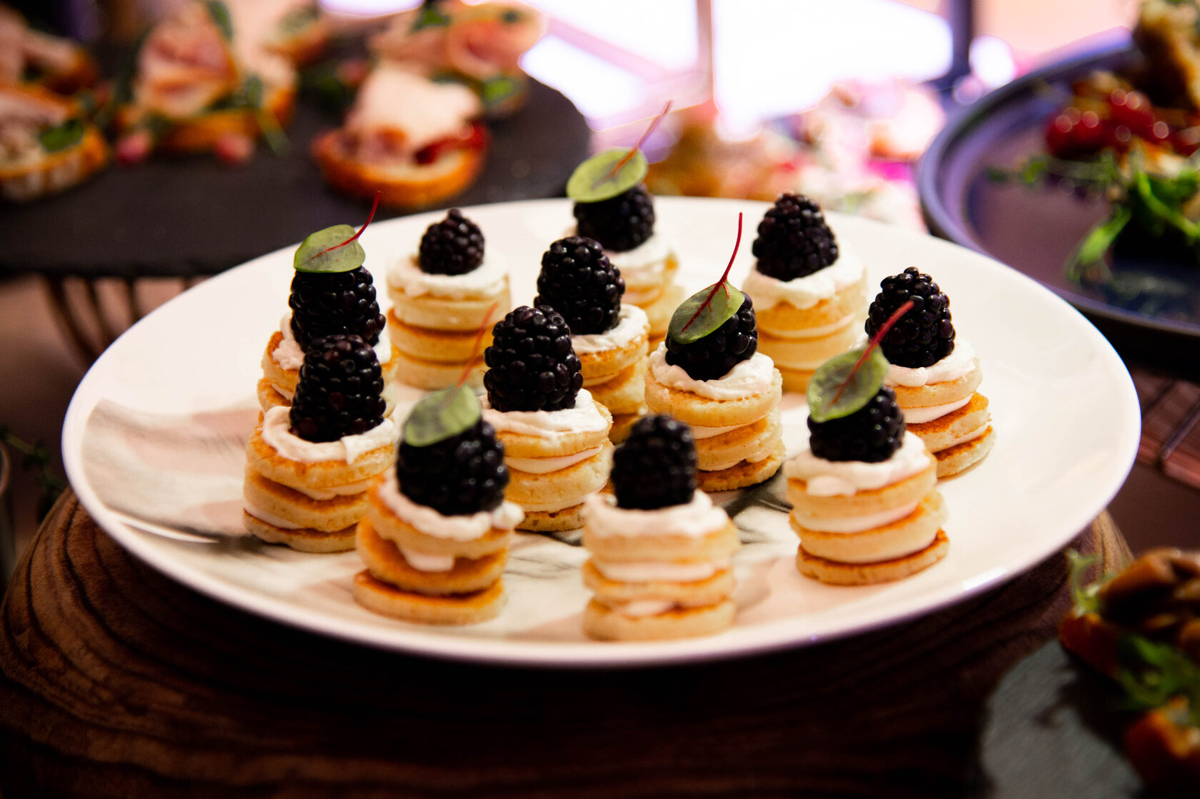 Авторская подача на корпоративе — кейтеринг Smile Event Catering