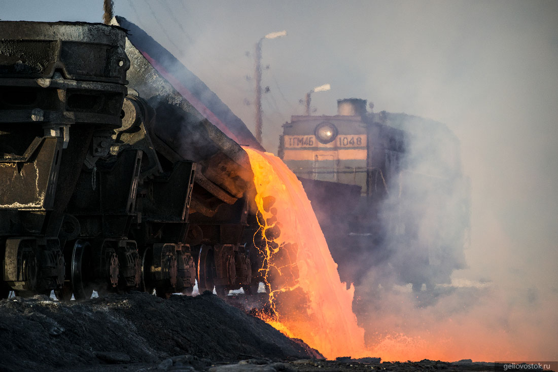 Уральская горно металлургическая. Среднеуральский медеплавильный_комбинат. УГМК медеплавильный завод. Среднеуральский медный комбинат. СУМЗ Ревда медеплавильный цех.