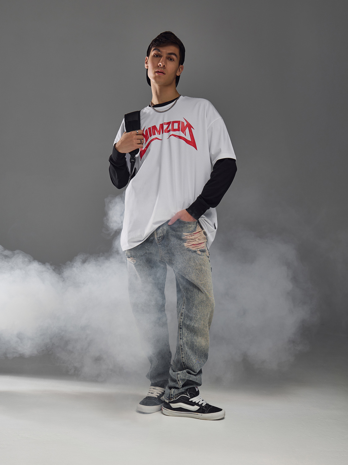 съемка аутфита в студии с дым машиной