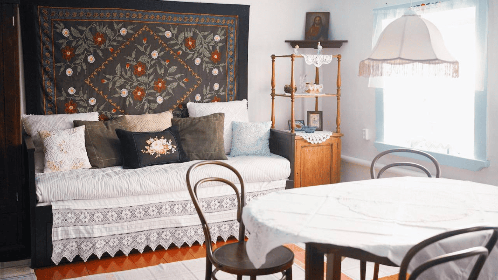 изба, русская изба, старинная изба , Изба XIX века, Урал, Мариинск, интерьер в русском стиле, избинк, путешествия по России, где остановится на Урале