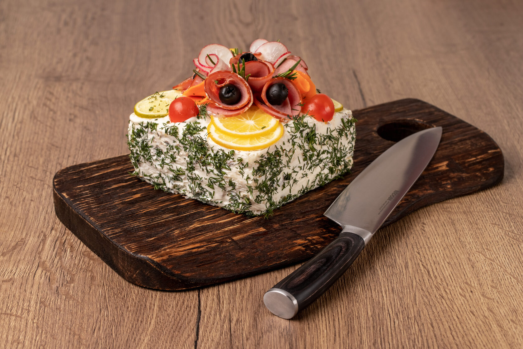 Мясной торт с телятиной в формате бенто