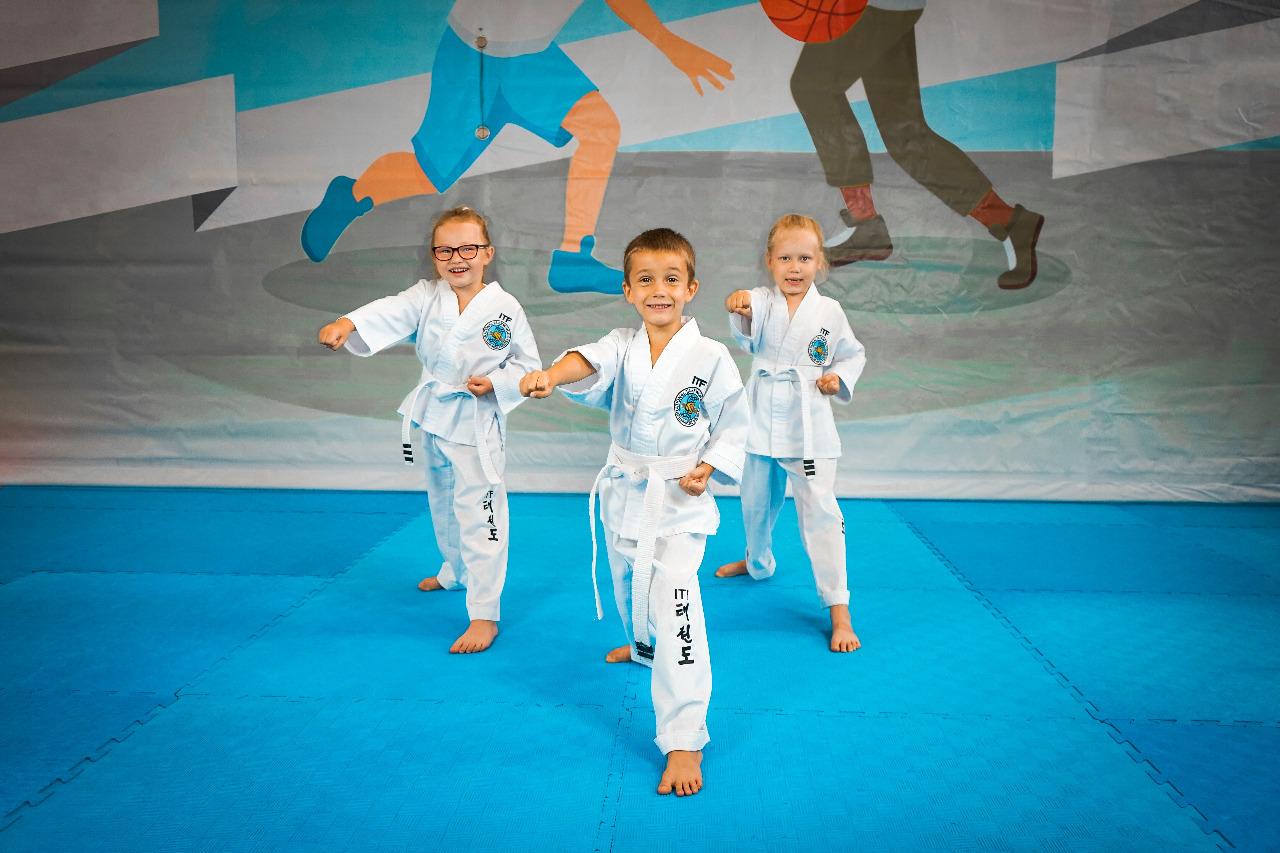 Секции для детей бутово. Олимп школа бокса. Секции борьбы в москве для детей южное бутово. Школа единоборств бутово файт, москва. Спортивные секции в москве.