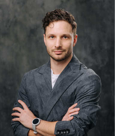 Денис Табаков