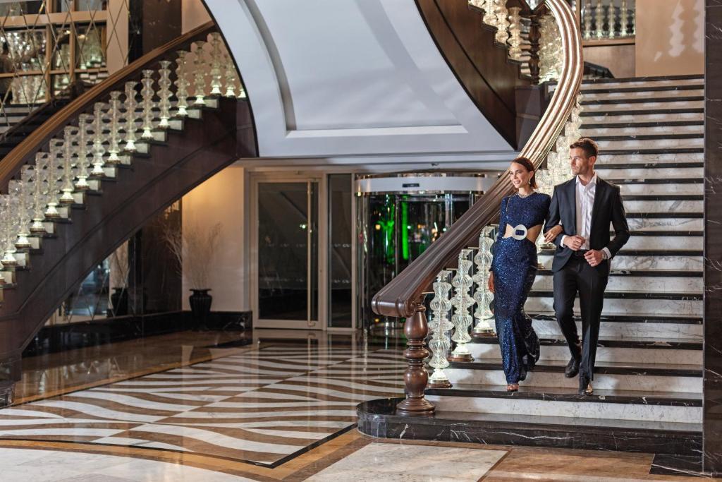 Не пропустите эксклюзивный концерт МОТ в роскошном отеле Dobedan Exclusive Hotel Belek в Турции. Насладитесь хитами лауреата премий «Золотой Граммофон» и «Новое Радио Awards» на берегу Средиземного моря. Роскошный отдых, музыка и незабываемые впечатления.