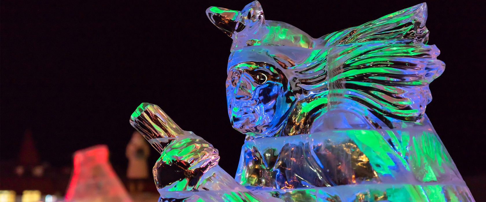 Ледяная скульптура Баба-Яга