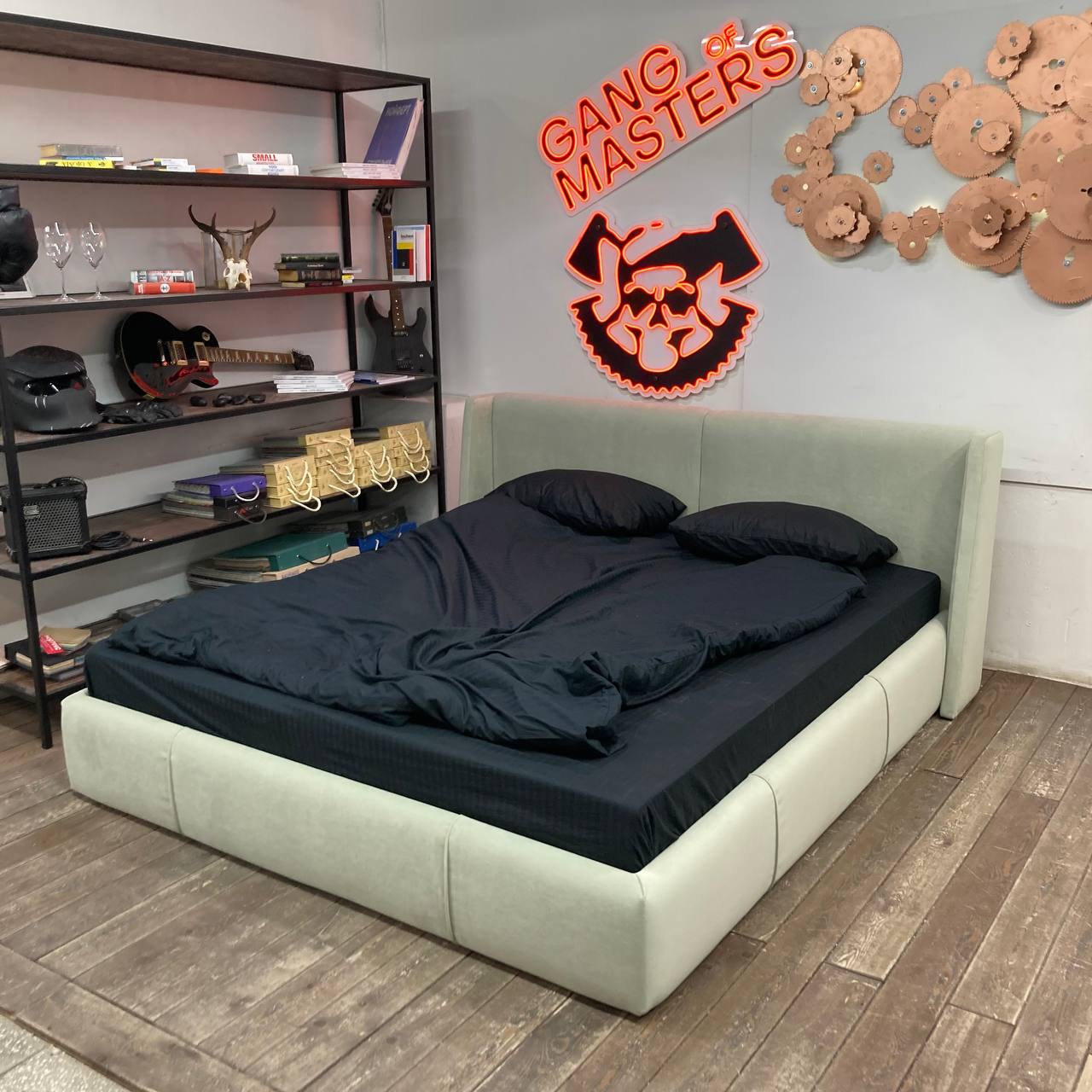 Купить кровать в наличии по низким ценам в Тюмени от Банды Мастеров