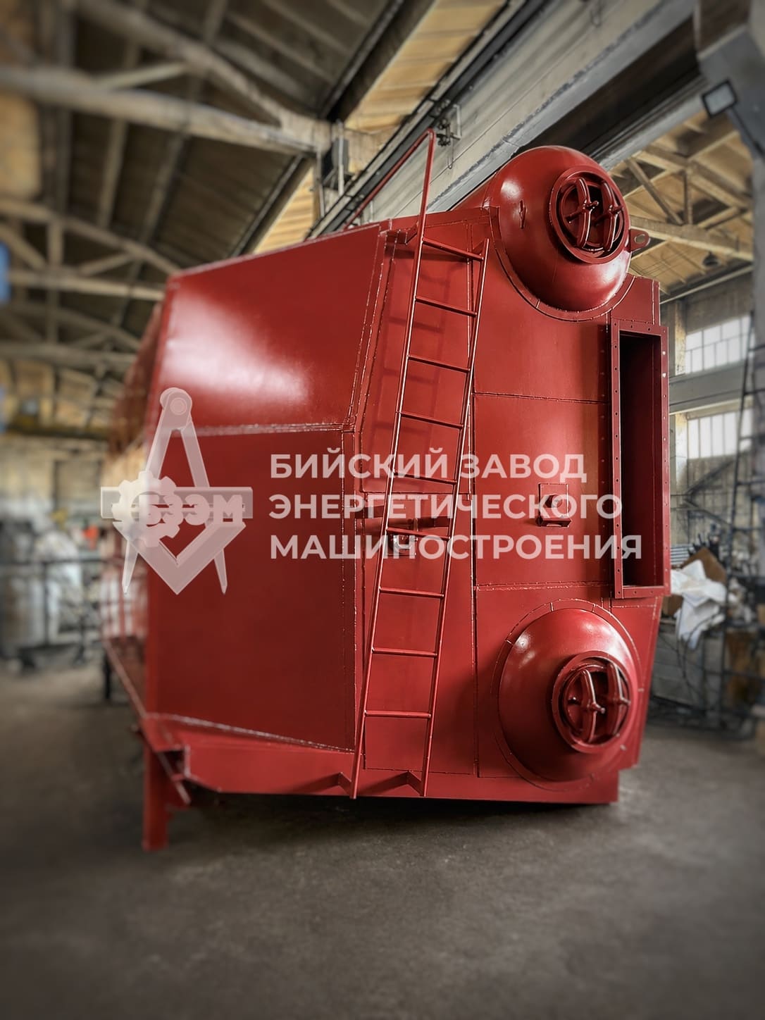 Котёл ДЕ-10-24ГМ российского производства после сборки, заводских испытаний и нанесения защитного покрытия перед подготовкой к отгрузке