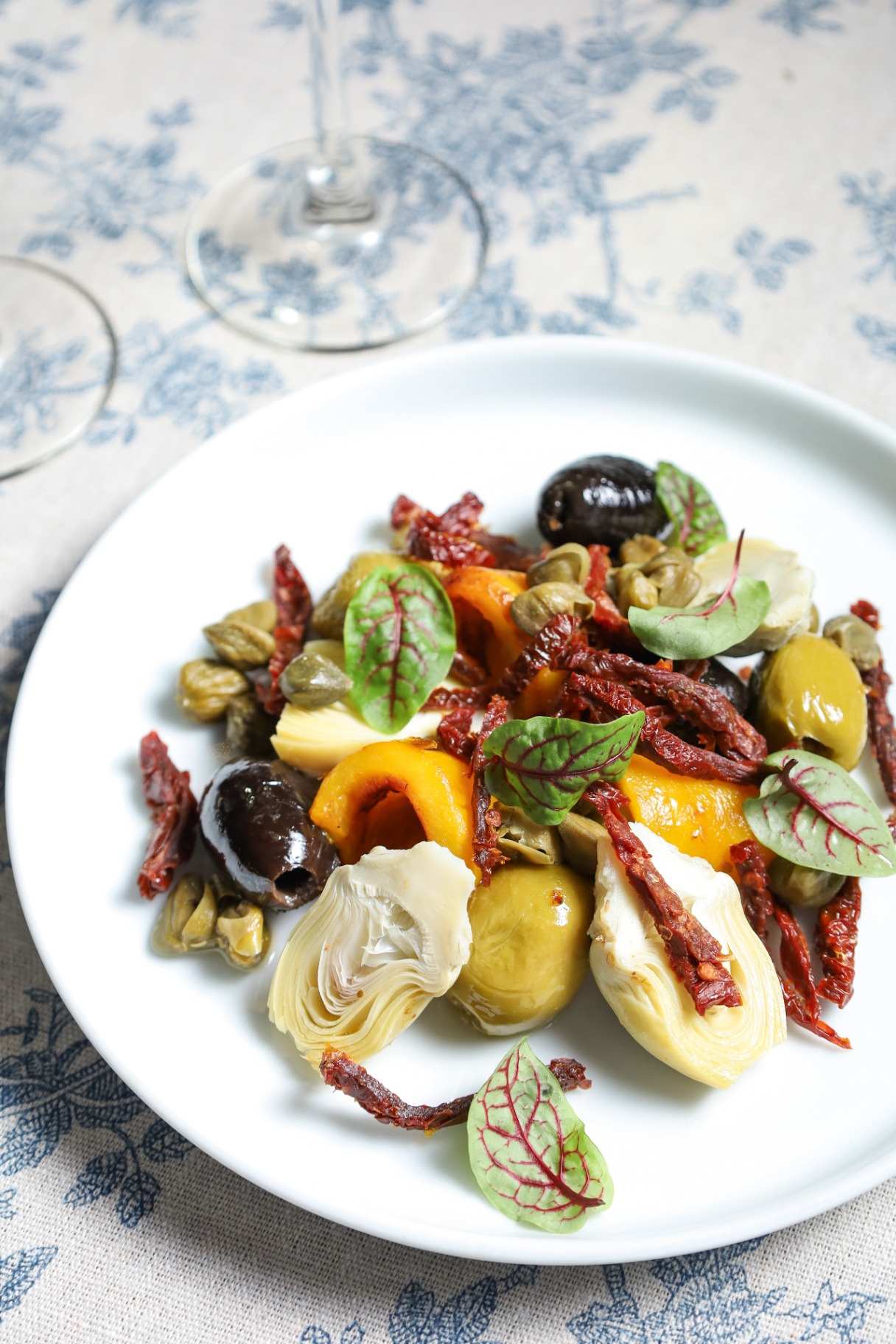 Терраса ресторана Большая кухня в центре Санкт-Петербурга с панорамным видом на город