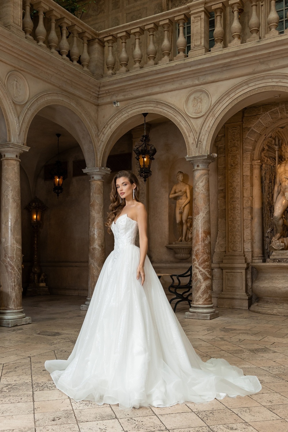 свадебное платье воздушное со шлейфом