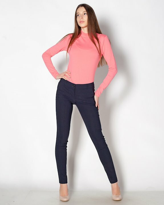 Дамски панталон по крака тип скини, един от най-любимите модели според анкета на клиентите на Efrea