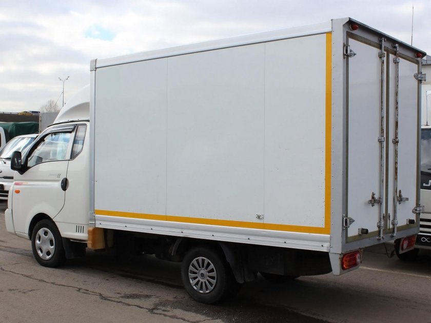 Купить б/у Hyundai Porter дизель механика в Люберцах: синий промтоварный автофур