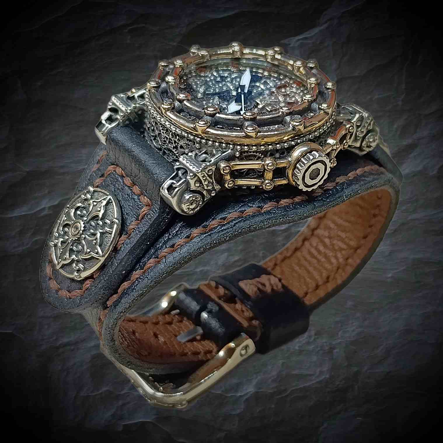 авторские часы ручной работы, необычные часы.