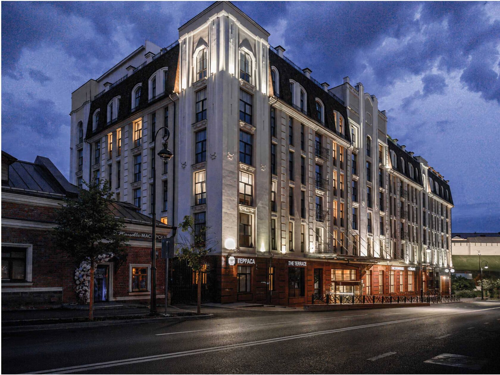 Отель CORT INN