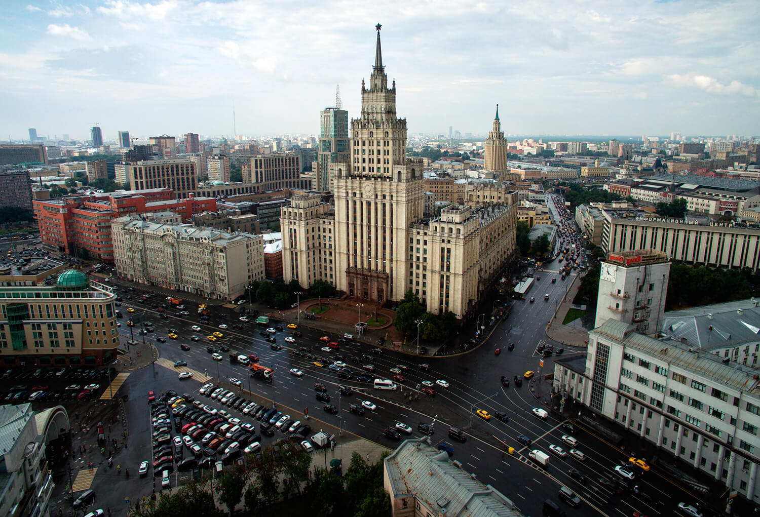 Здание на «красных воротах» сталинская высотка