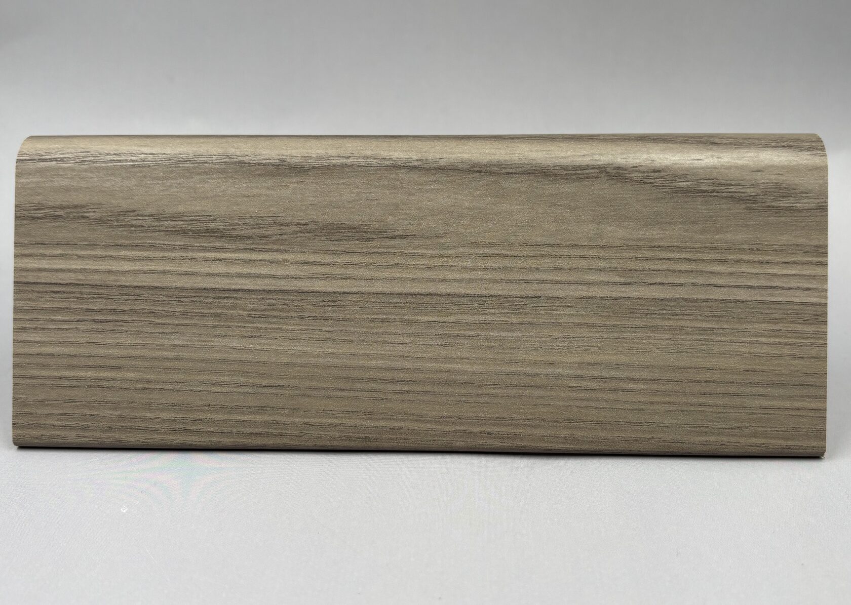 Плинтус МДФ под дерево, под дуб для ламината и паркета в Санкт-Петербурге (СПб)