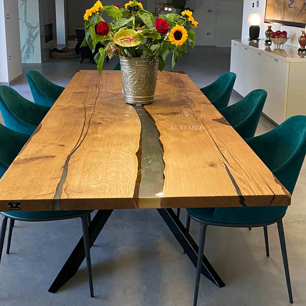 Epoxidharz Tische Alagoas aus europäischem Nussbaum und hellblauem Epoxidharz mit Metallic Effekt